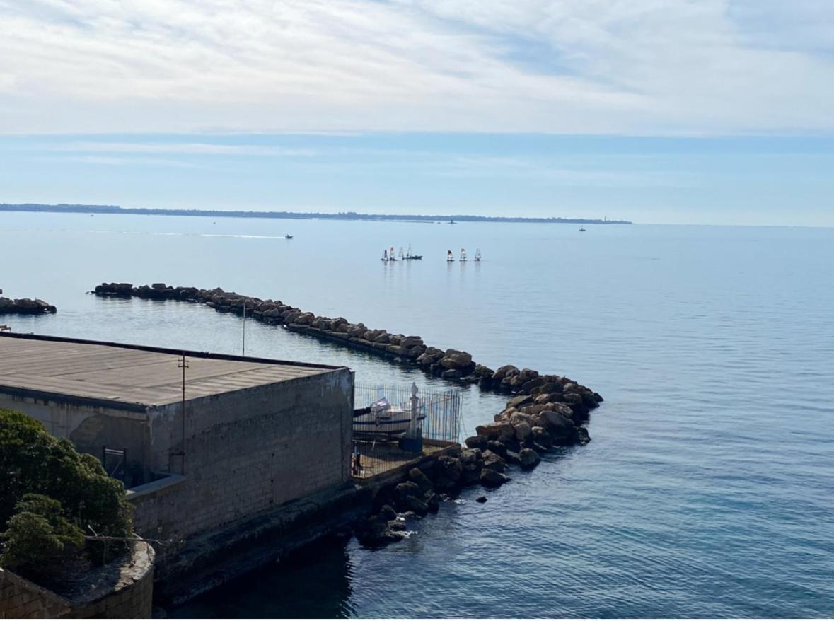 Appartamento Via Nitti Taranto Esterno foto